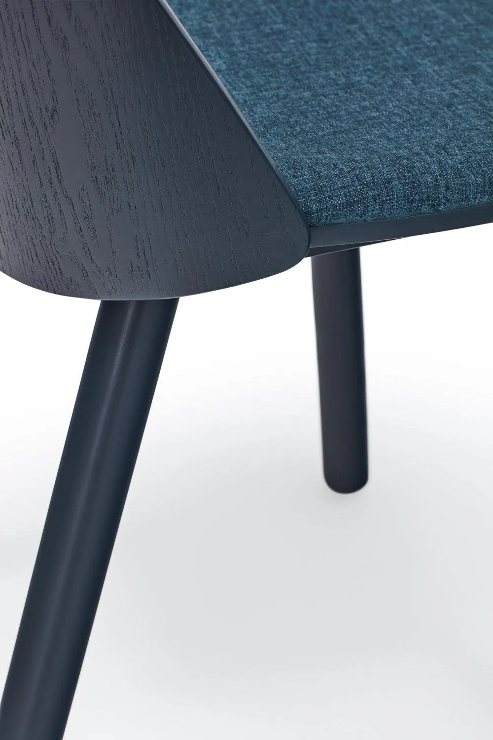 UMA chair blue